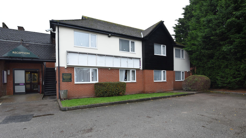 Royal Oak Hotel Bromborough Exterior