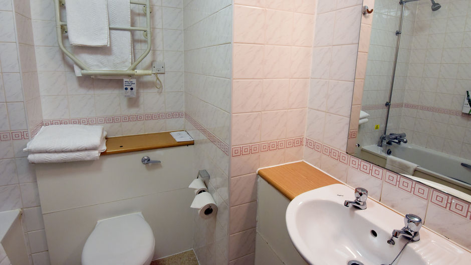 Royal Oak Hotel Bromborough Room