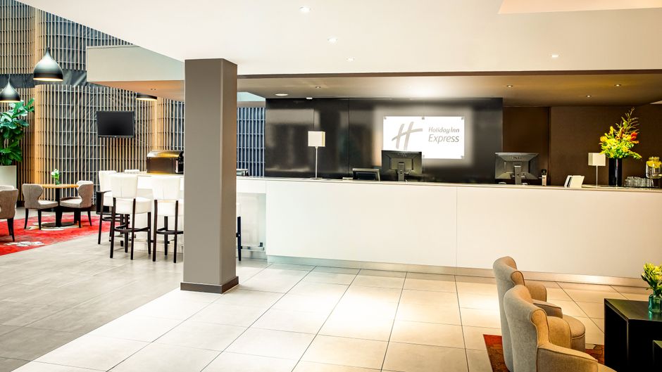 Holiday Inn Express The Hague-Parliament Lobby