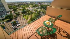 Courtleigh Hotel & Suites