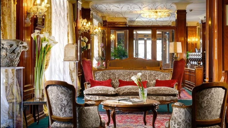 Hotel Forum Lobby
