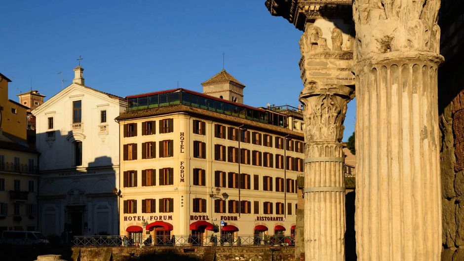 Hotel Forum Exterior