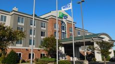 Holiday Inn Express Millington