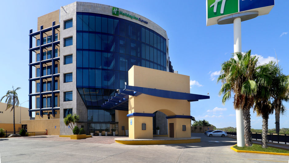 Holiday Inn Express Nuevo Laredo Exterior