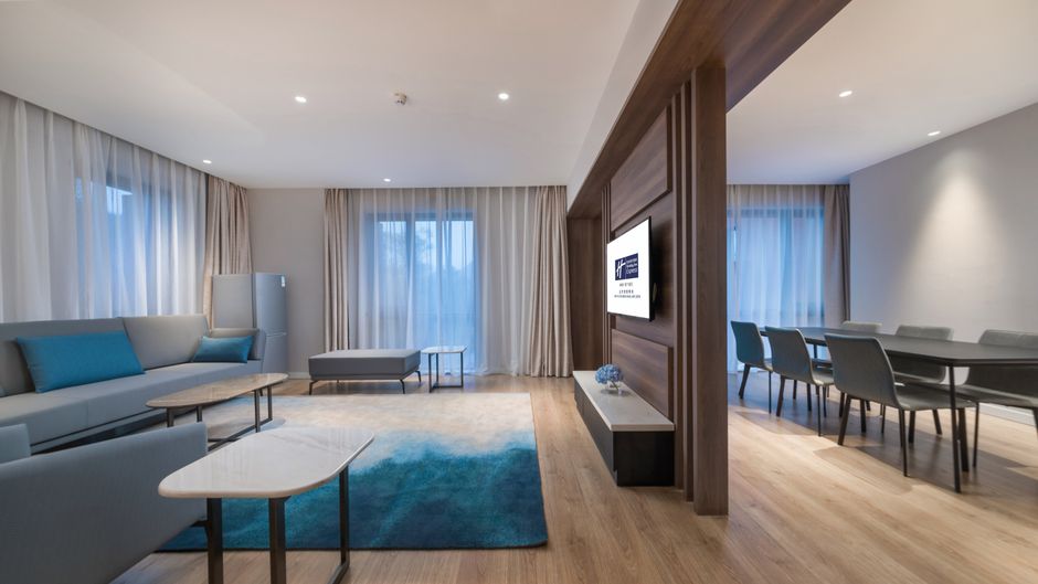 Holiday Inn Express Shijingshan Lakeview Suite