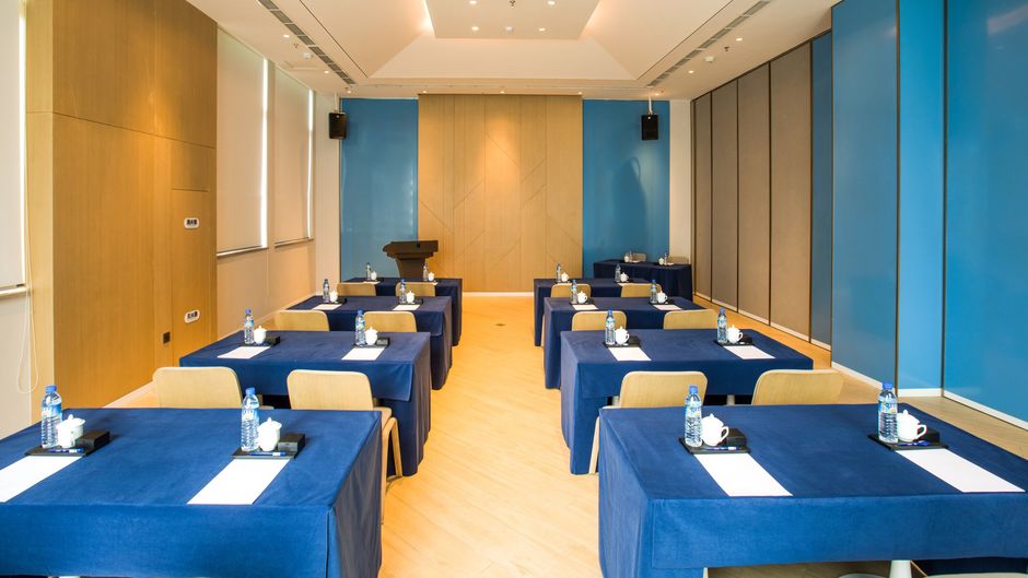Holiday Inn Express Guizhou Qinglong Meeting