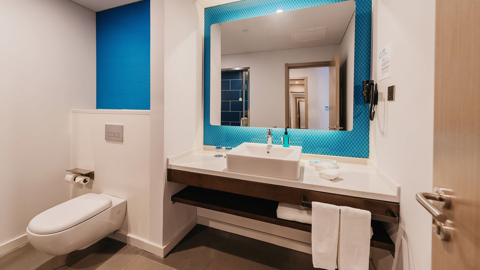 Holiday Inn Express CMC Room