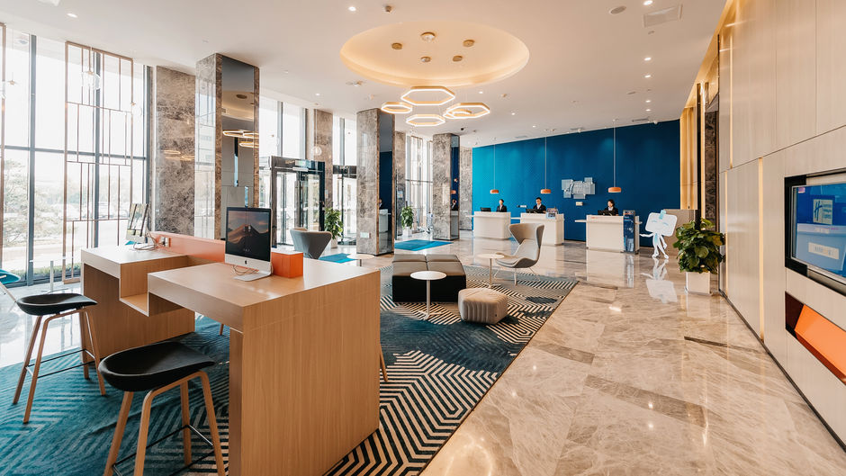 Holiday Inn Express CMC Lobby