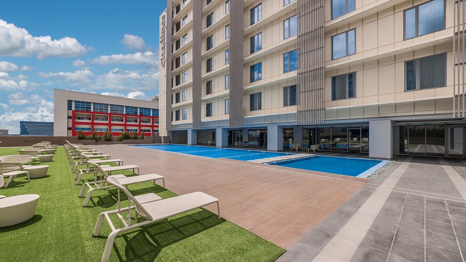 Citadines Bay City Manila Pool