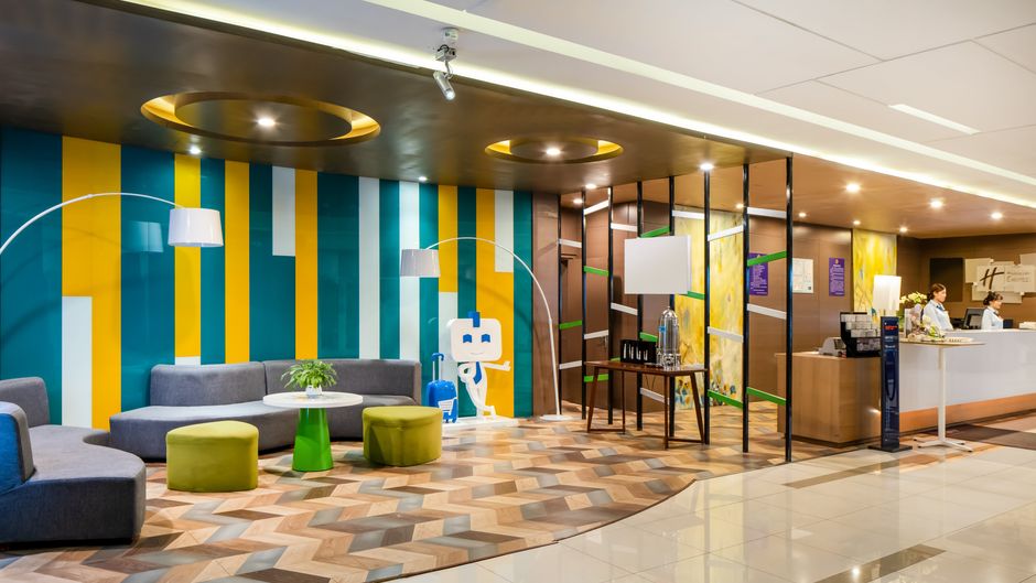Holiday Inn Express North Station Lobby