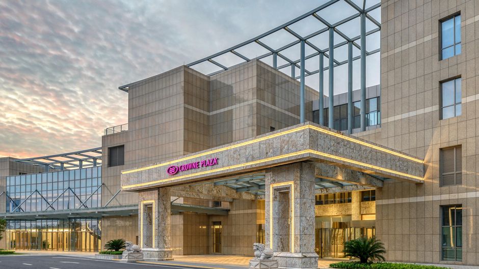Crowne Plaza Beihai Silver Beach Exterior