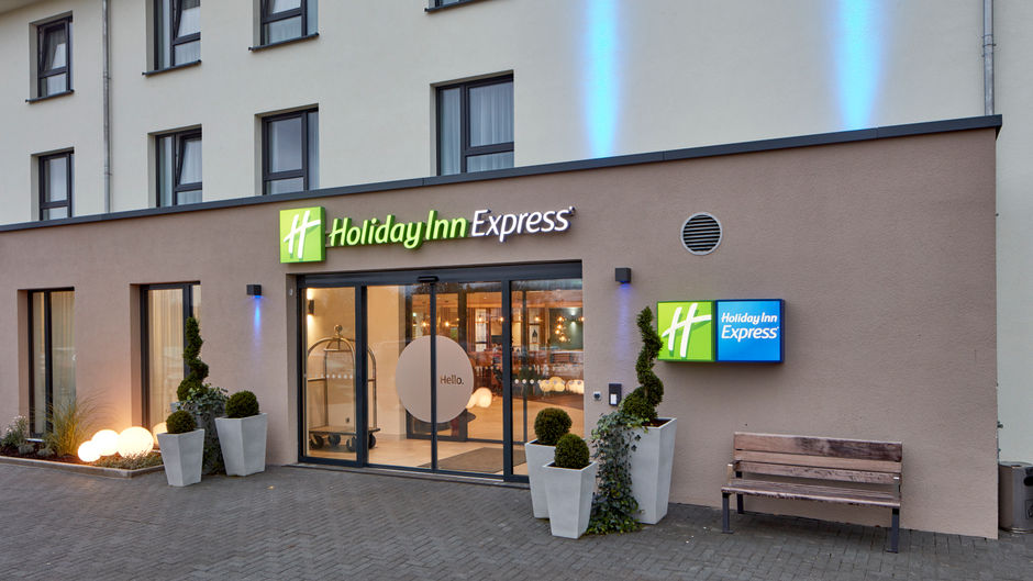 Holiday Inn Express Merzig Exterior