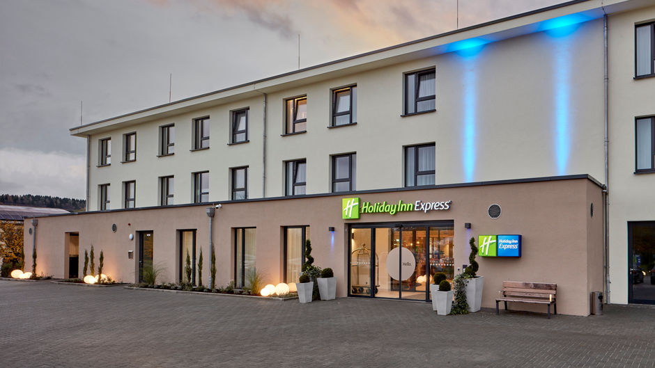 Holiday Inn Express Merzig Exterior