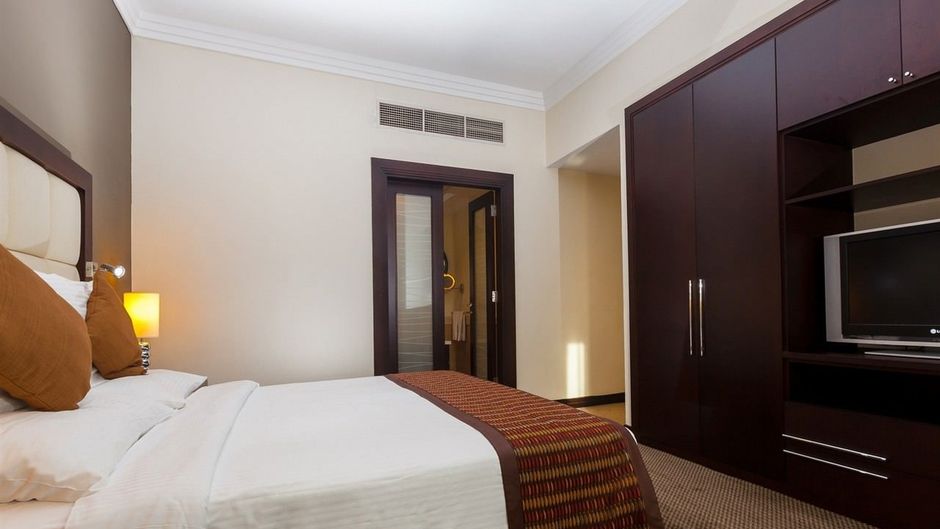 Flora Park Deluxe Hotel Apartments Room