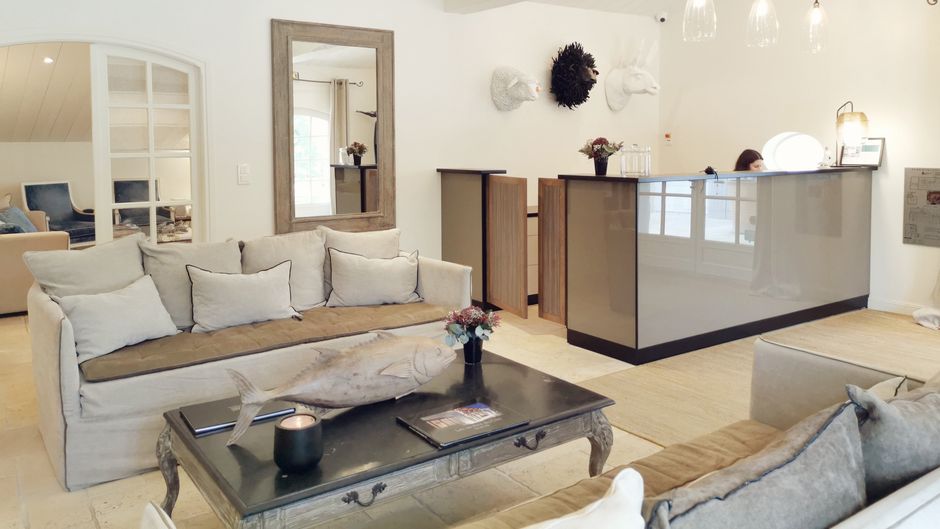 Le Clos Saint-Martin Hotel & Spa Lobby