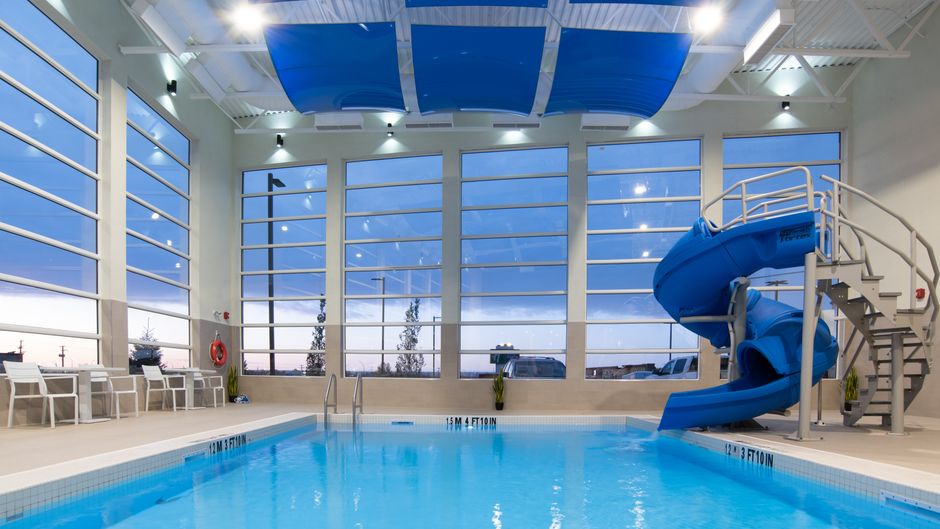 Holiday Inn Express & Stes N Battleford Pool
