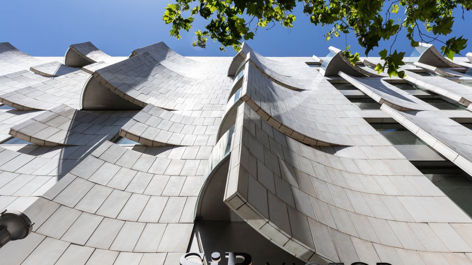Sir Victor Exterior