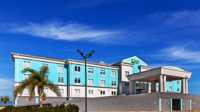 Holiday Inn Express & Suites-Port Lavaca