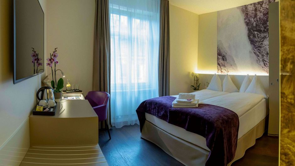 Cascada Hotel Room