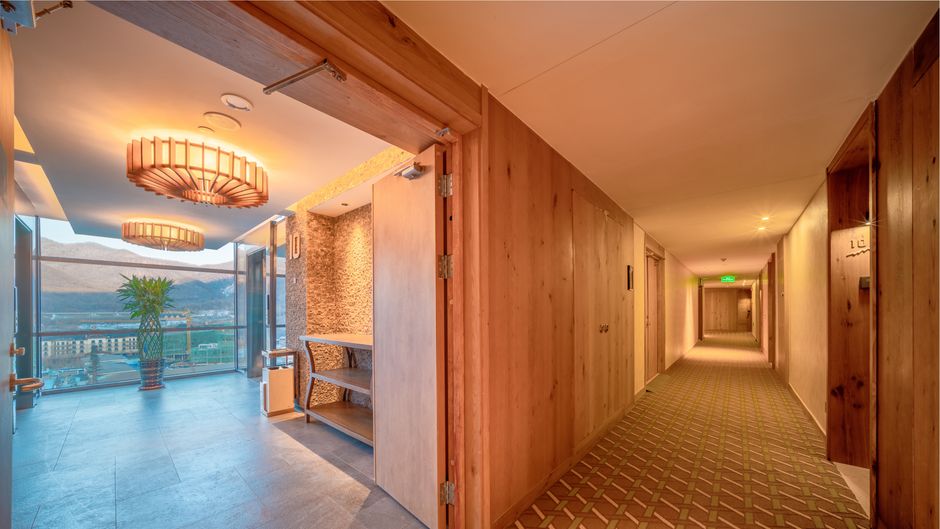 Holiday Inn Jilin Beidahu Lobby