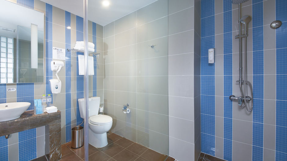 Holiday Inn Express Qingdao West Coast Room