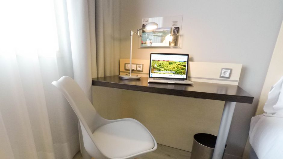 Holiday Inn Express Pamplona Room