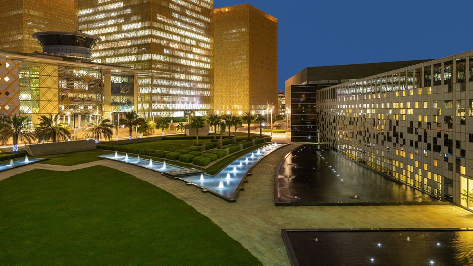 Crowne Plaza Riyadh Hotel & Convention Exterior