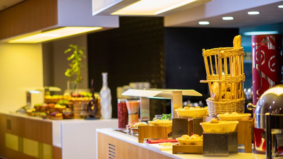Holiday Inn Muscat Al Seeb Restaurant