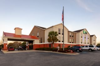 Holiday Inn Express & Suites