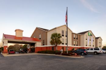 Holiday Inn Express & Suites