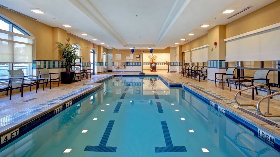 Holiday Inn Express & Stes Waterloo Pool