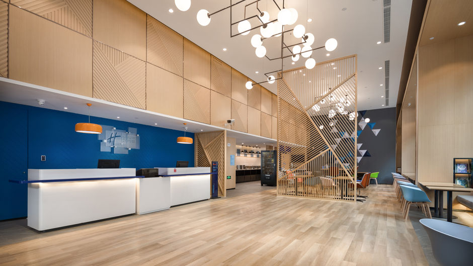 Holiday Inn Express Ningbo City Center Lobby