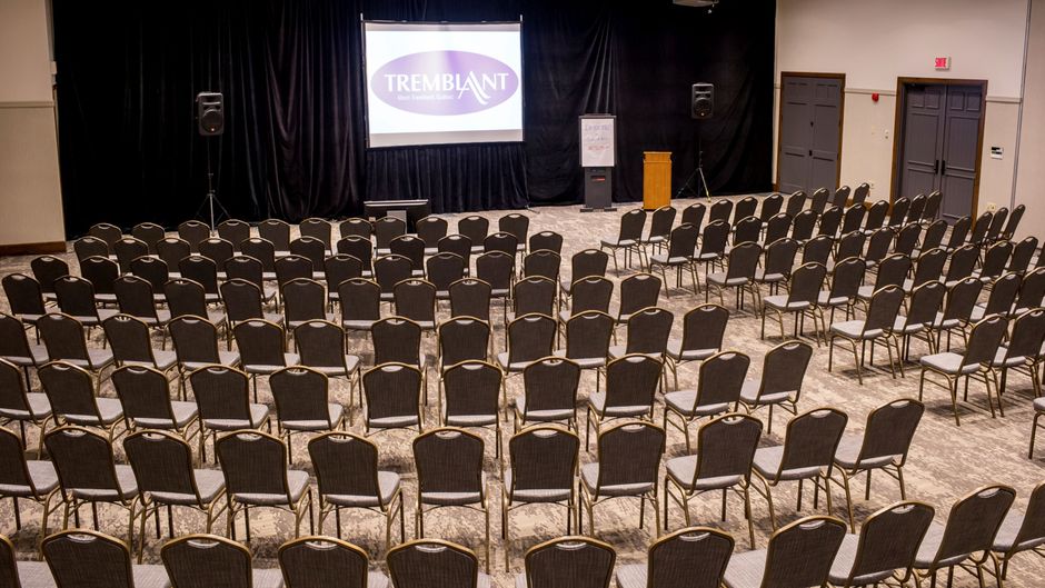 Holiday Inn Express & Suites Tremblant Meeting