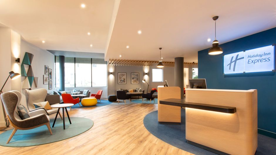 Holiday Inn Express Town Centre Lobby