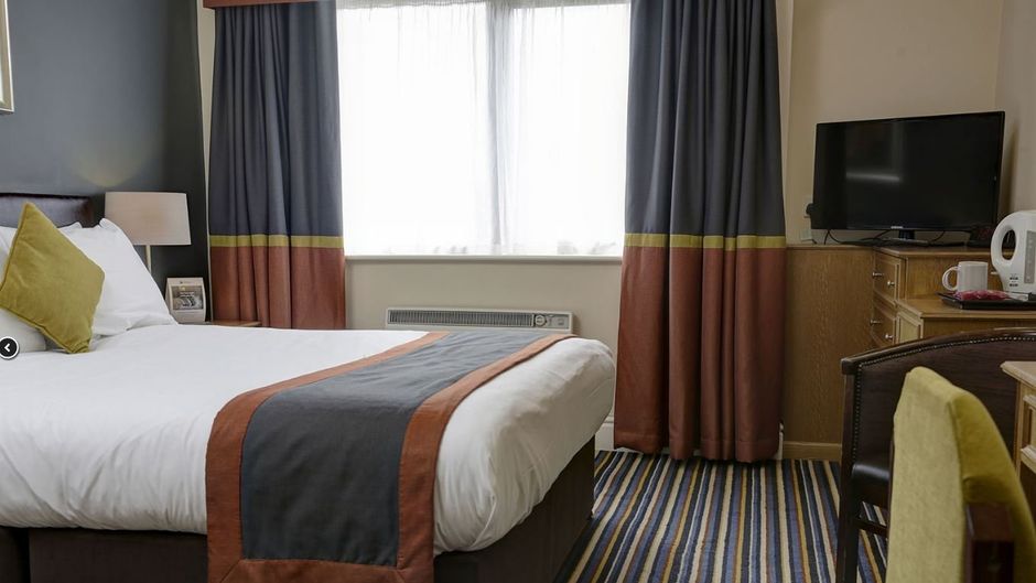 Broughton Hotel Room