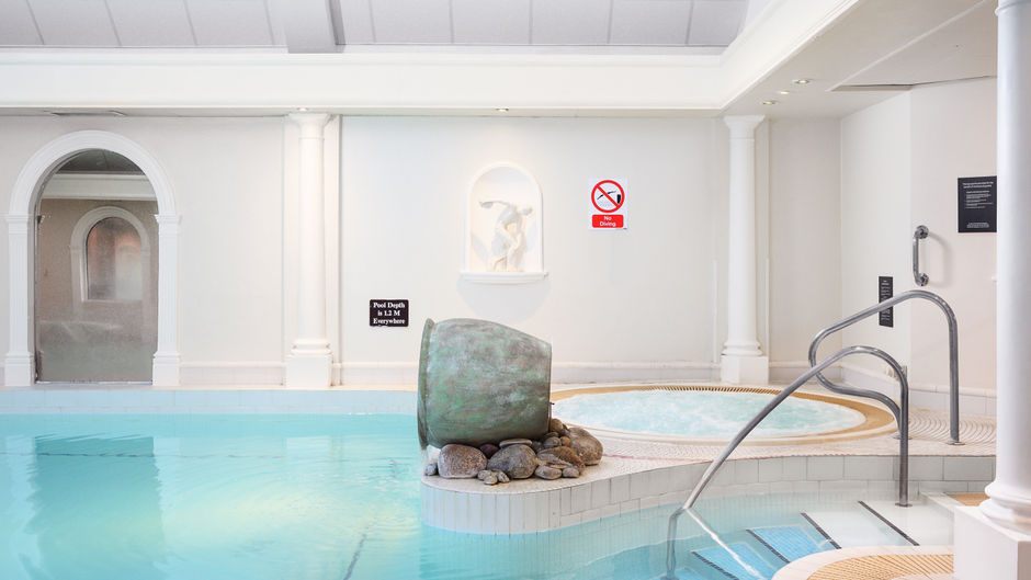 voco Oxford Thames Pool
