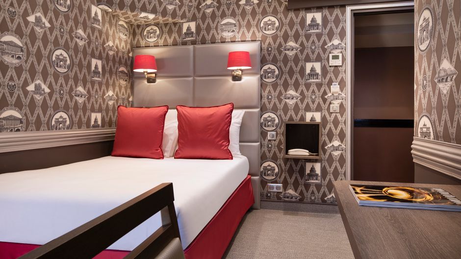 Elysees Hotel Paris Room