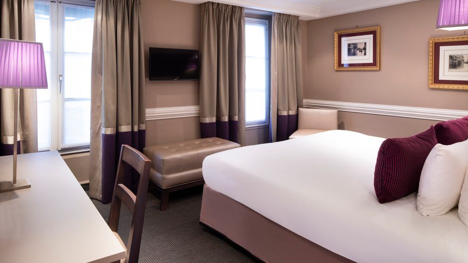 Elysees Hotel Paris Room