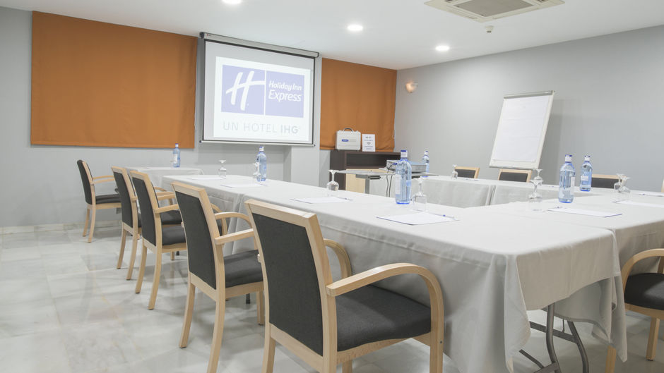 Holiday Inn Express Valencia Bonaire Meeting