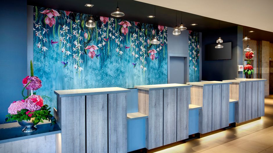 Leonardo Hotel Swindon Lobby