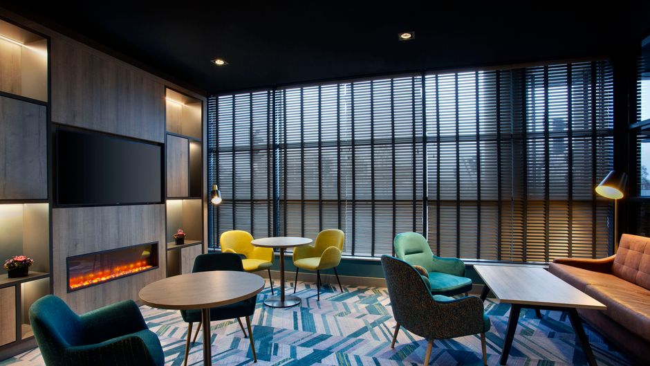 Leonardo Hotel Swindon Lobby