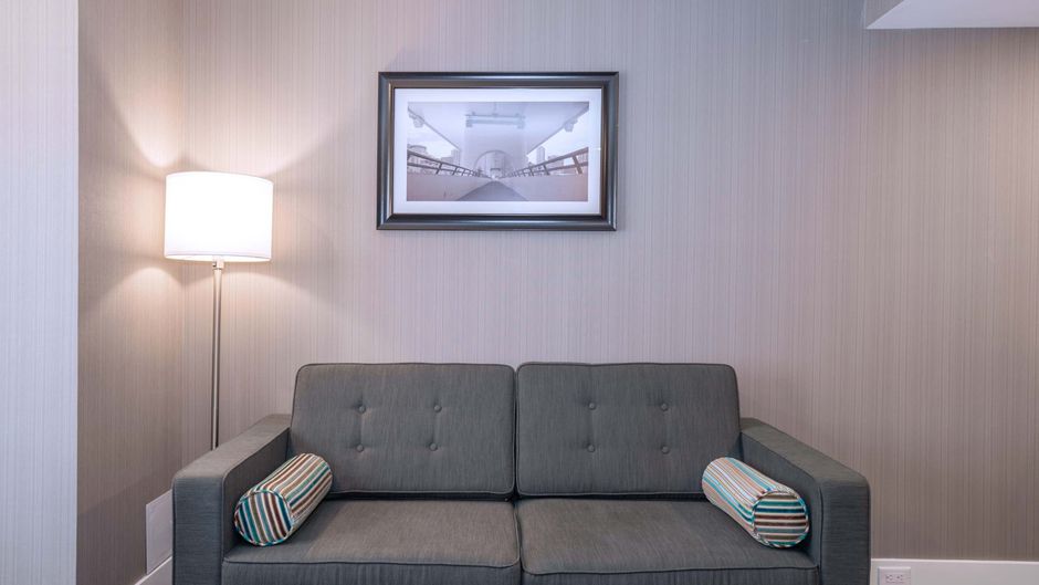 Sandman Hotel Calgary City Centre Suite