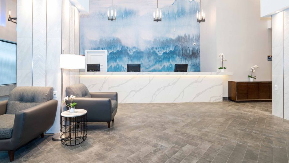 Sandman Hotel Calgary City Centre Lobby