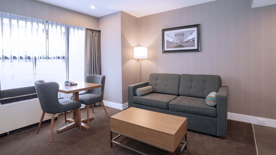 Sandman Hotel Calgary City Centre Suite