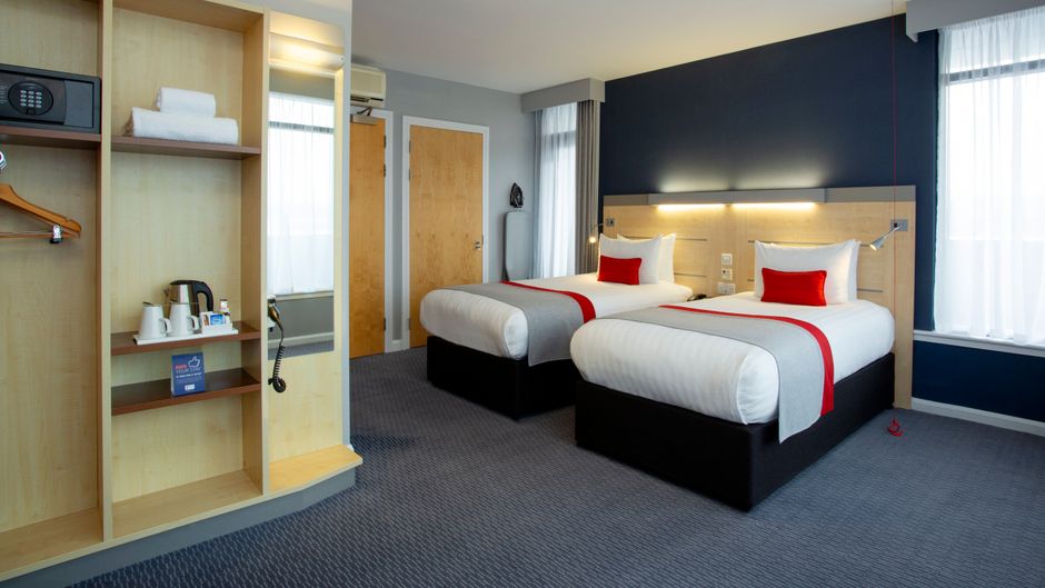 Holiday Inn Express Town Centre Room