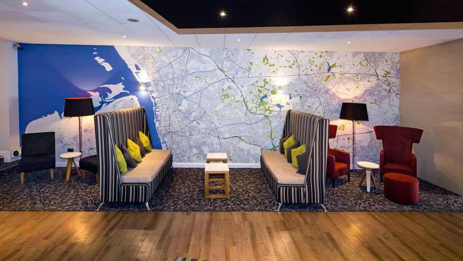 Holiday Inn Liverpool City Centre Hotel Lobby