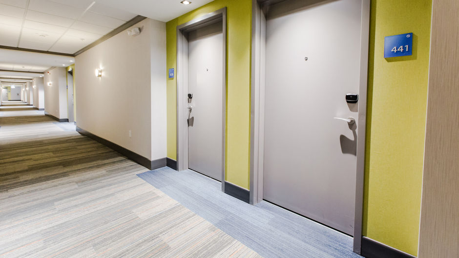Holiday Inn Express/Stes West Edmonton Lobby