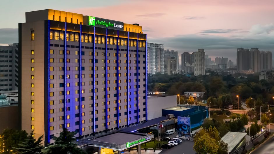 Holiday Inn Express Exterior