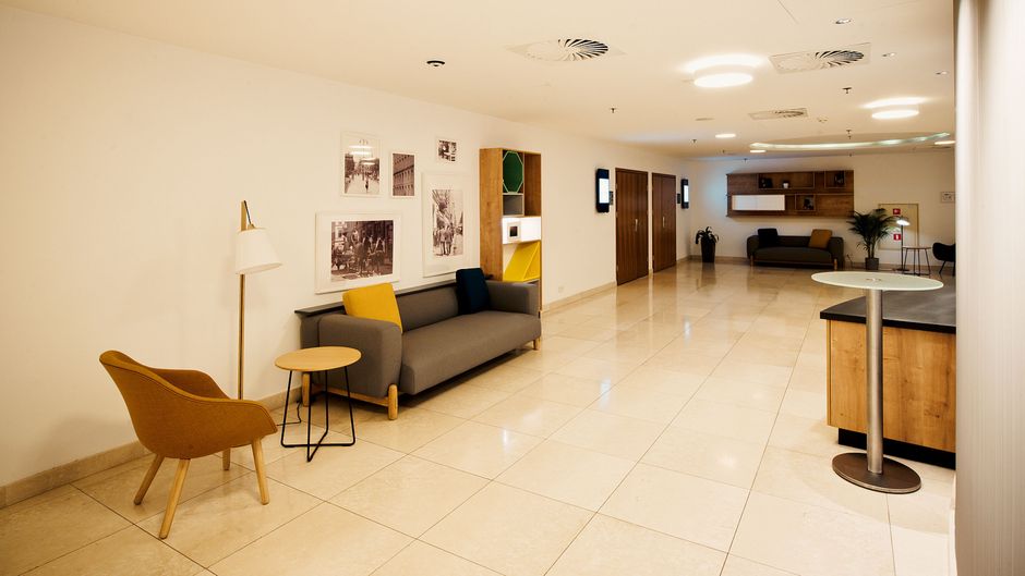Holiday Inn Lodz Exterior