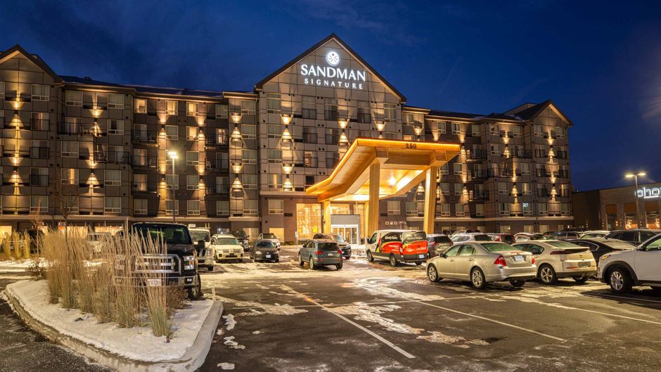 Sandman Signature Ottawa Airport Hotel Exterior